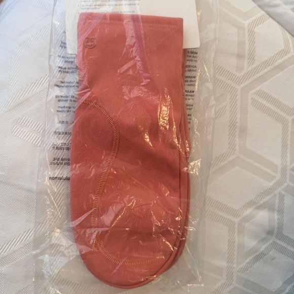 NWT & Original Packaging Lululemon Pink Savannah Bundle; Hood, Mittens & Scarf - Picture 4 of 10